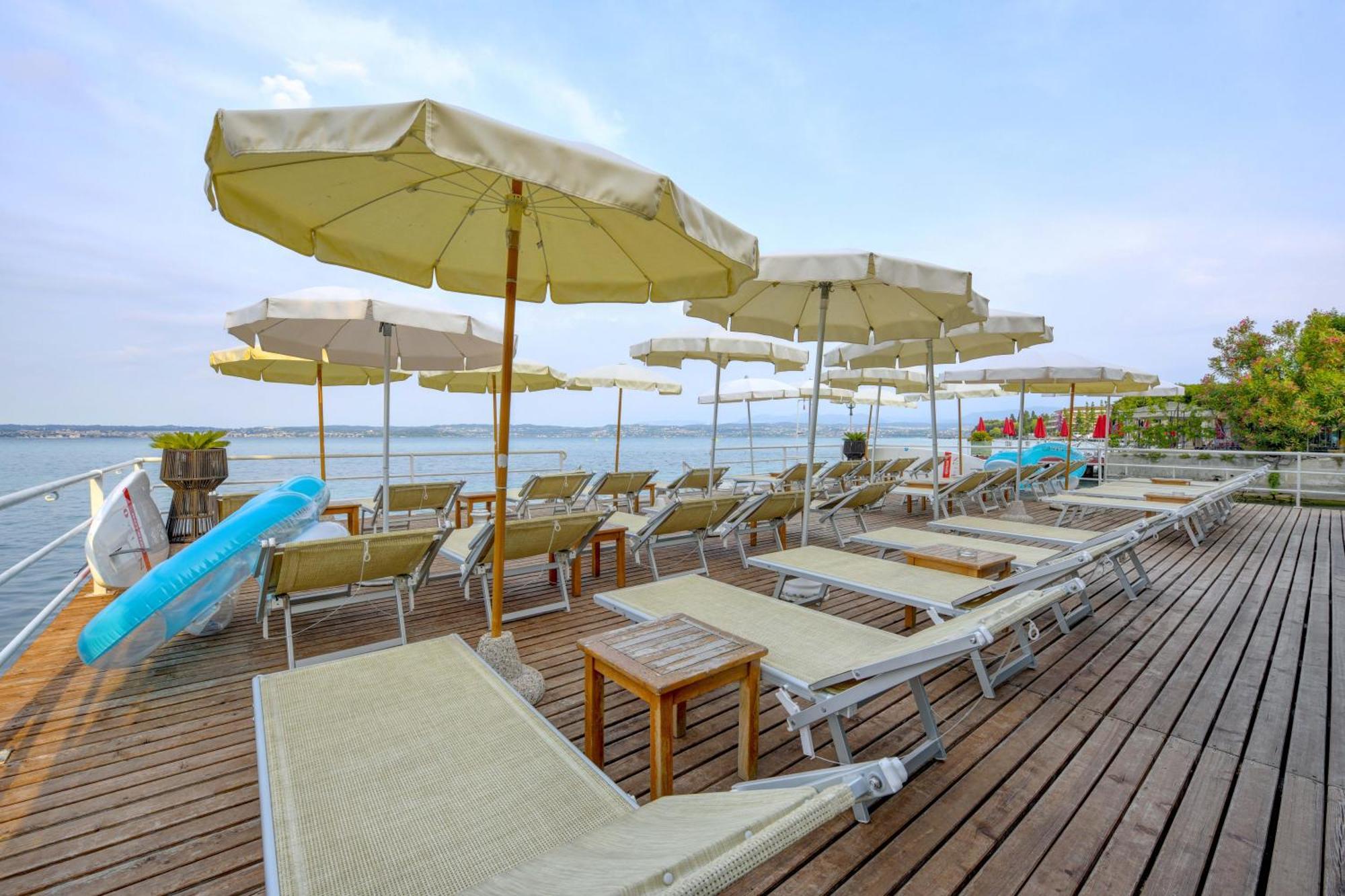 Hotel Flaminia Sirmione Exterior photo