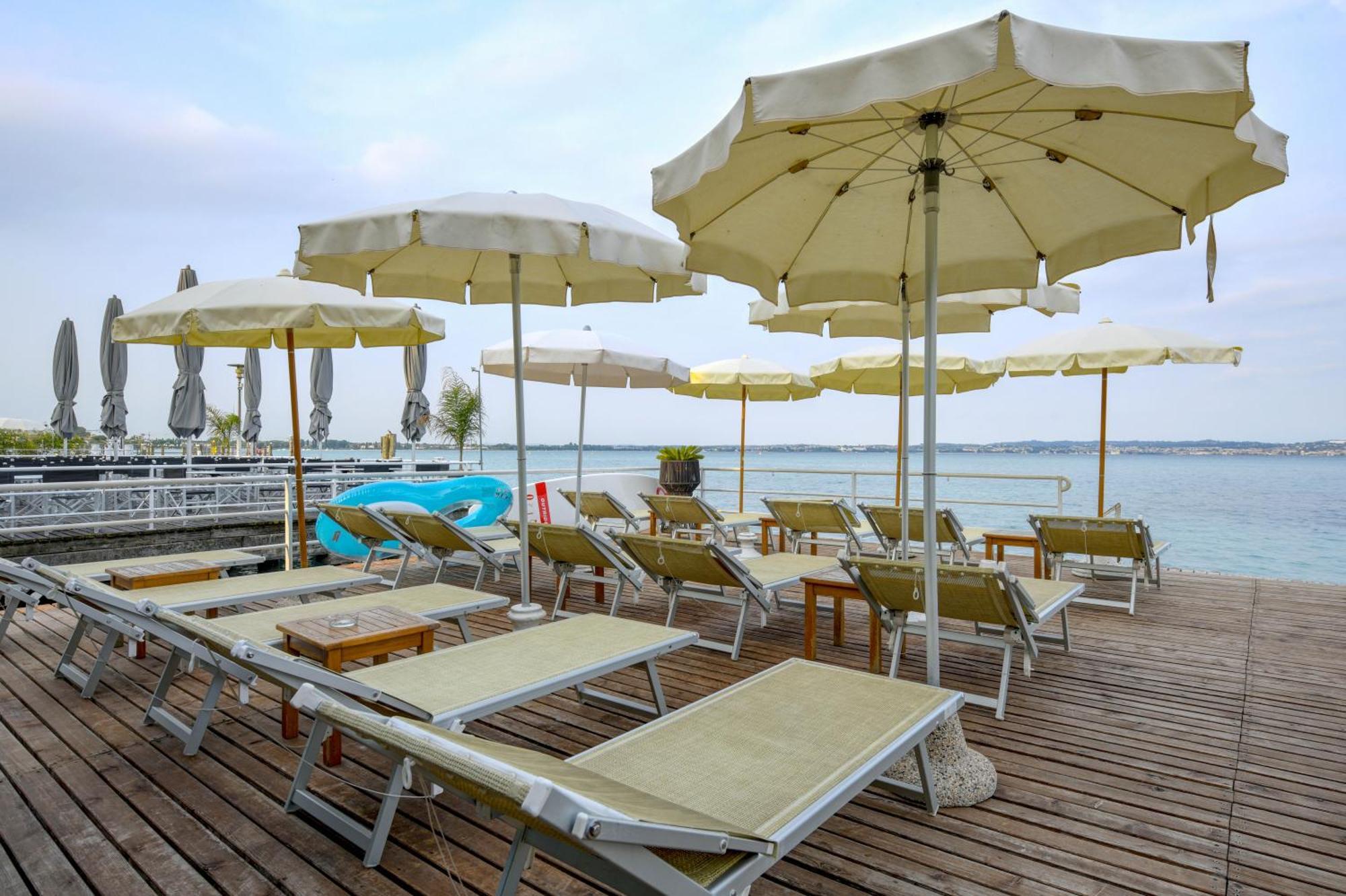 Hotel Flaminia Sirmione Exterior photo