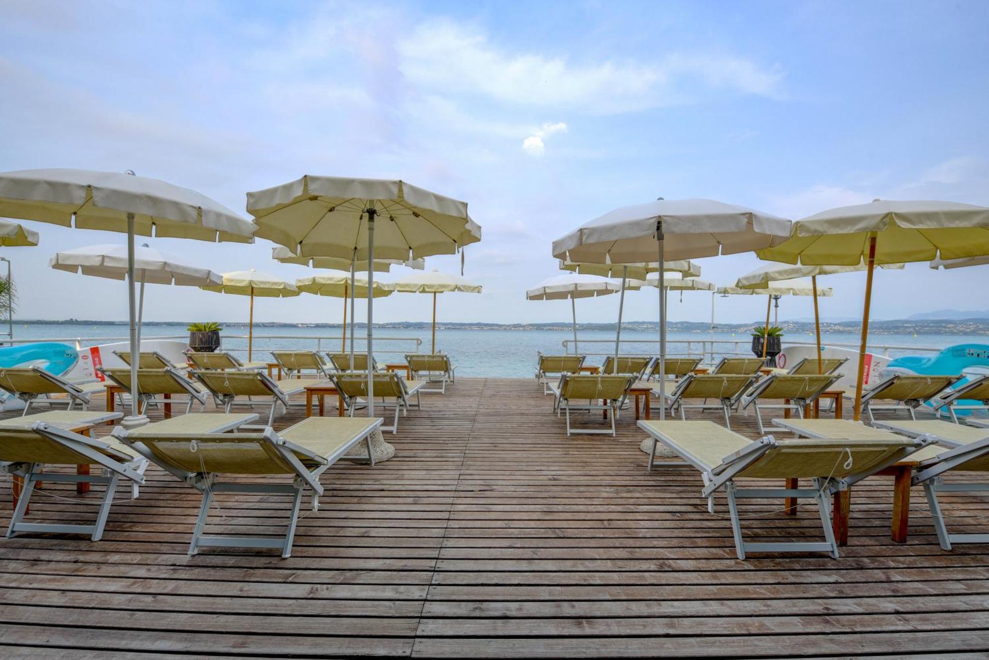 Hotel Flaminia Sirmione Exterior photo